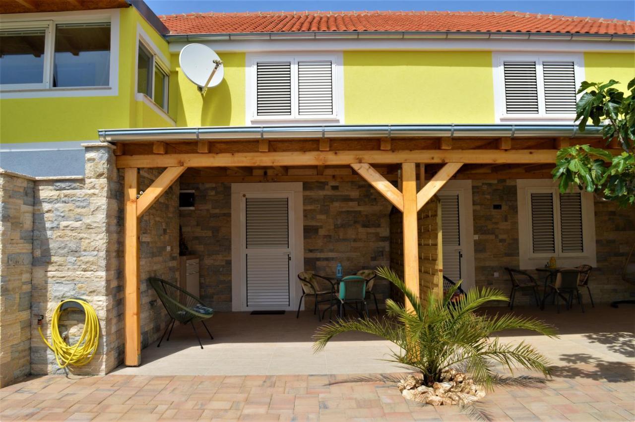 Studio Apartments Luka Biograd - เบนโควัส ภายนอก รูปภาพ