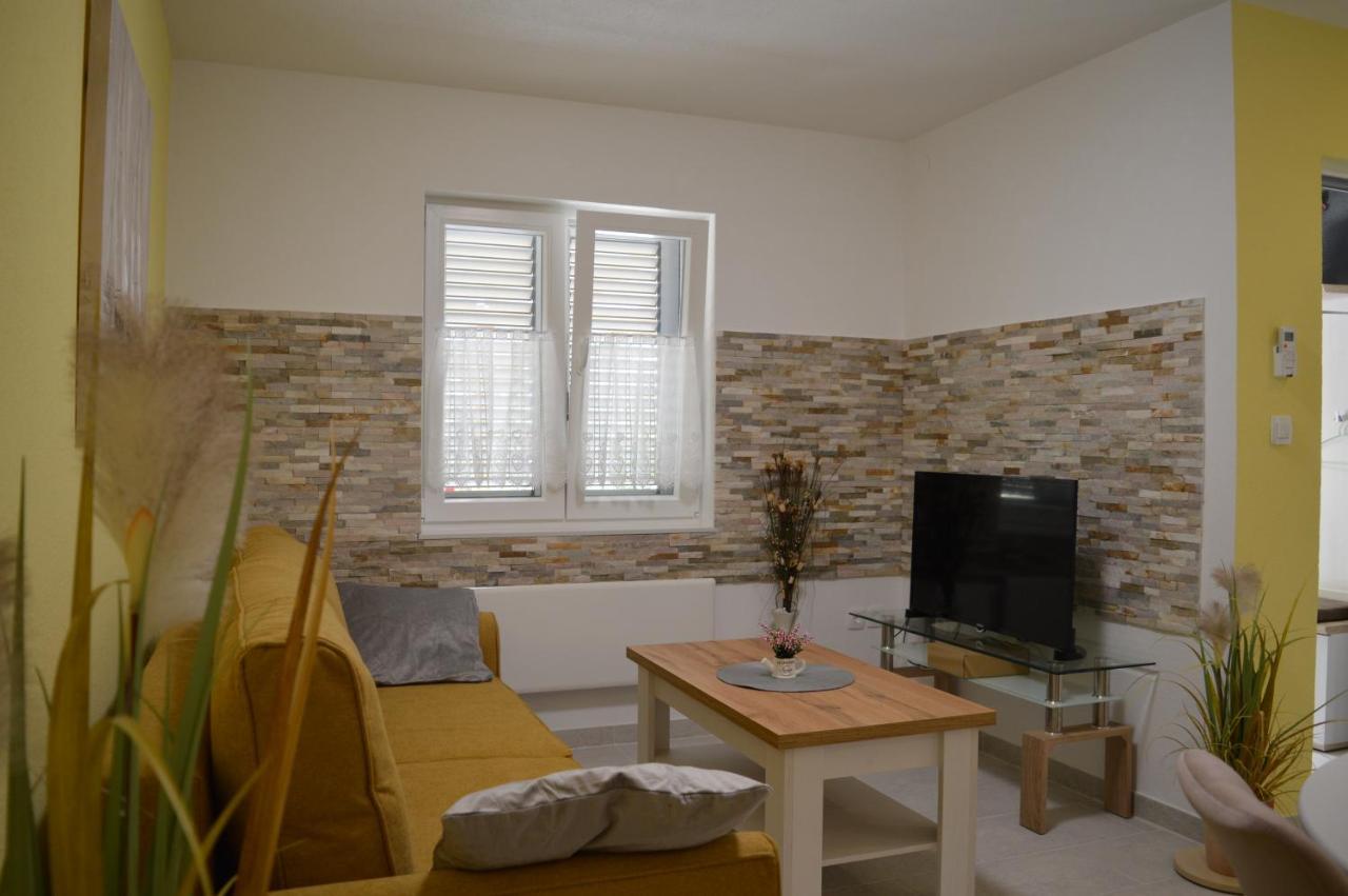 Studio Apartments Luka Biograd - เบนโควัส ภายนอก รูปภาพ
