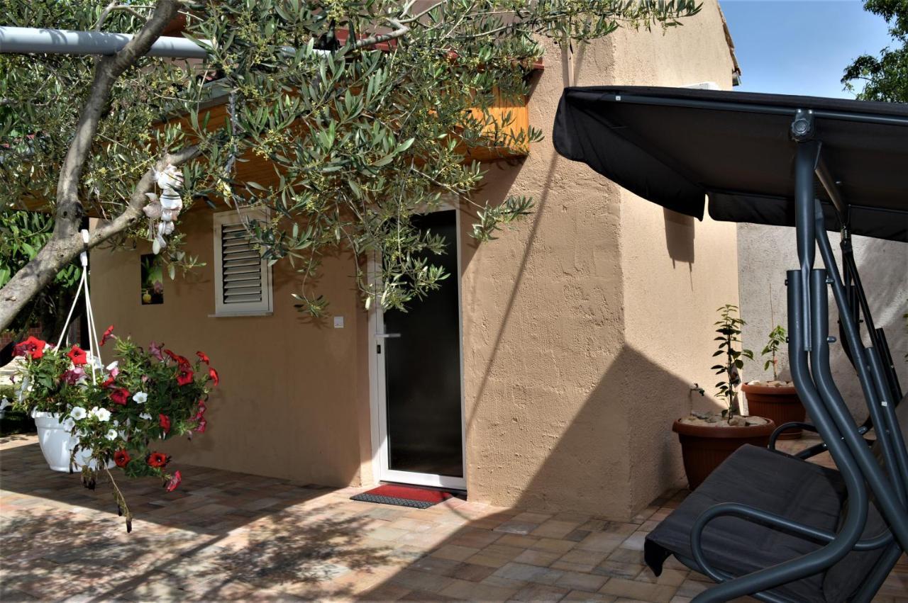Studio Apartments Luka Biograd - เบนโควัส ภายนอก รูปภาพ